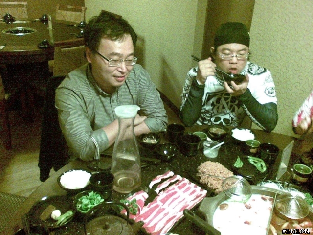昨天麻辣鍋..昨天麻辣鍋..昨天麻辣鍋..應該有15個字巴???