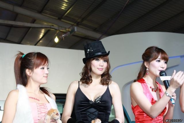 小弟我可以率先蓋2010台中車展的大樓嗎?