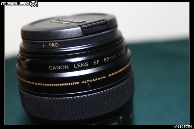 [開箱文]2010年第一顆小定砲Canon EF 85mm f1.8
