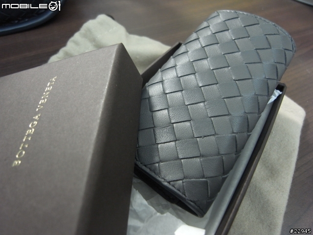 [分享] Bottega Veneta 配件. 不再錯過的灰藍色Matita