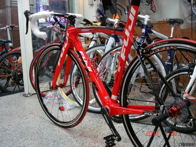 [開箱] FUJI SST3.0 - 我的第一台公路車