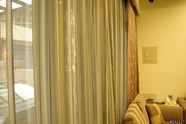 新家客廳不專業開箱照    (有照片了)