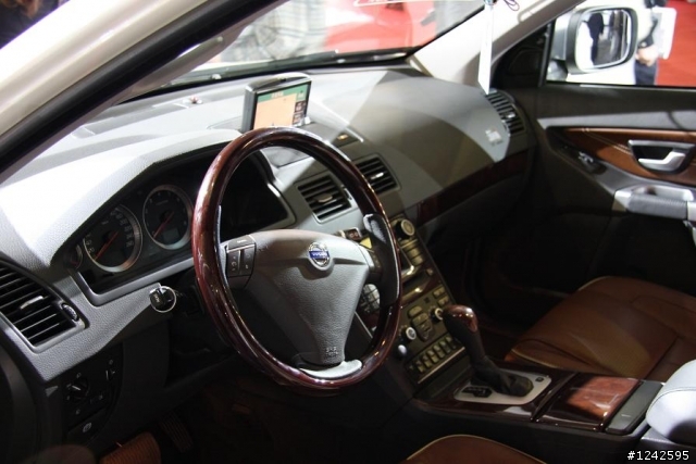 台中車展 VOLVO有好康!!  ((有圖))