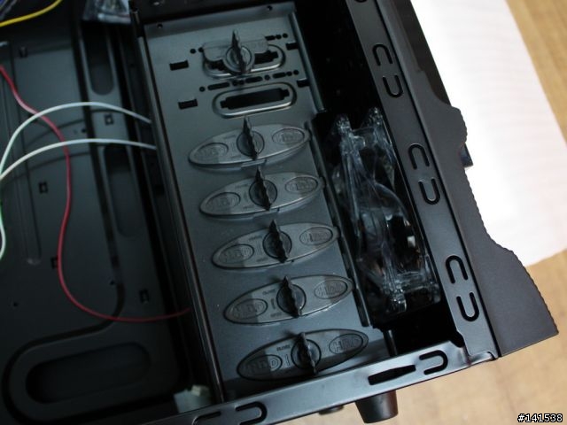 [好料]平價超值好殼－IKONIK Transform M5台灣限定版！