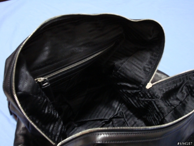 [開箱分享] 一直沒時間分享的 2008年 PRADA 包包...型號在22樓