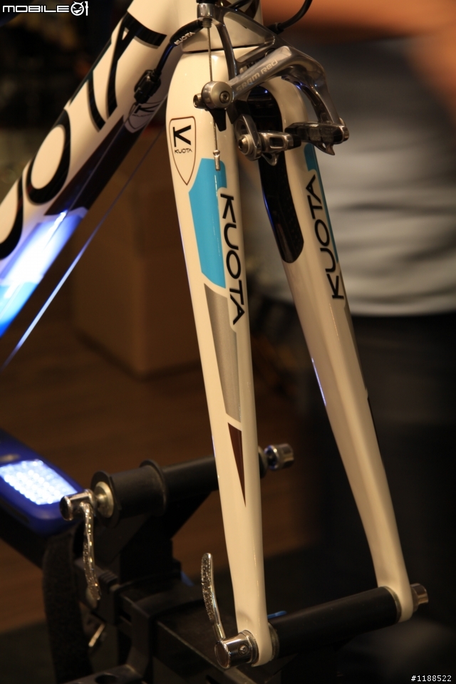 [開箱] 2010 KUOTA KOM ag2r 車隊版  ~~~  清新陽光 過年開箱