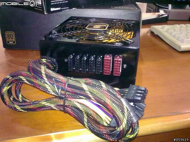 不專業開箱文 金牌ENERMAX 700W modu 87+