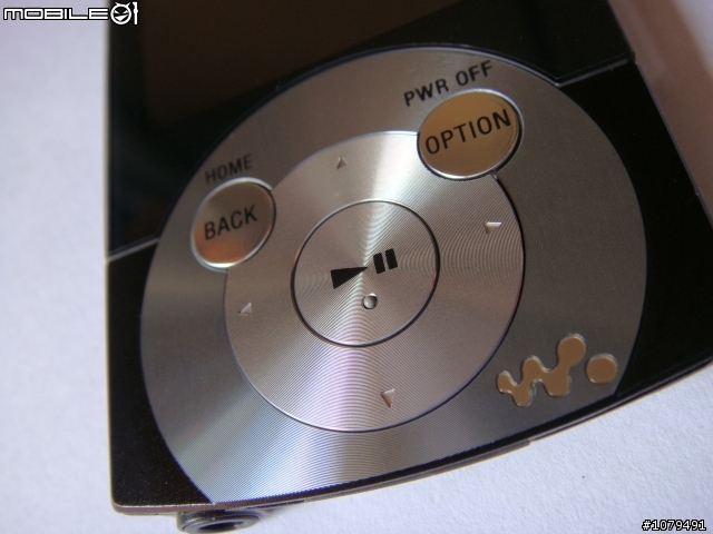 【開箱】Sony NWZ-A845之OLED螢幕有夠鮮艷～