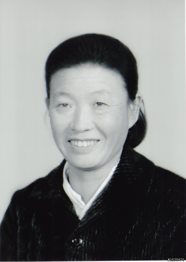 去世外婆的照片能幫我修圖嗎?