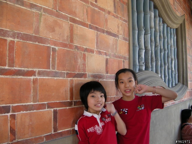 [分享]2010臺南古都馬拉松~小六女參加10.4公里 19歲組~第四名~YA