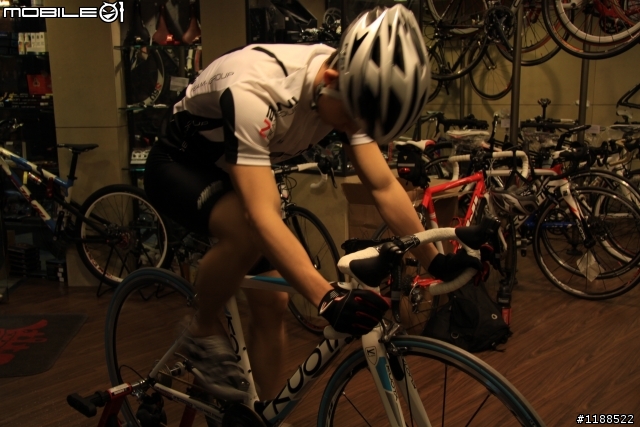 [開箱] 2010 KUOTA KOM ag2r 車隊版  ~~~  清新陽光 過年開箱