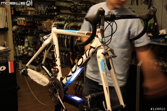 [開箱] 2010 KUOTA KOM ag2r 車隊版  ~~~  清新陽光 過年開箱