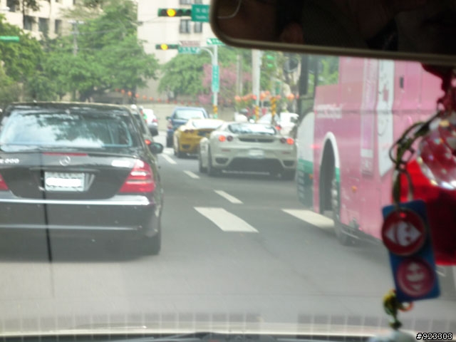 泡湯路上遇雙馬~