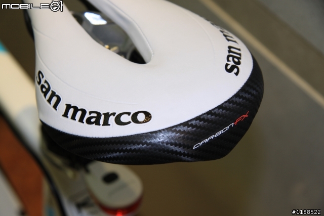 [開箱] 2010 KUOTA KOM ag2r 車隊版  ~~~  清新陽光 過年開箱