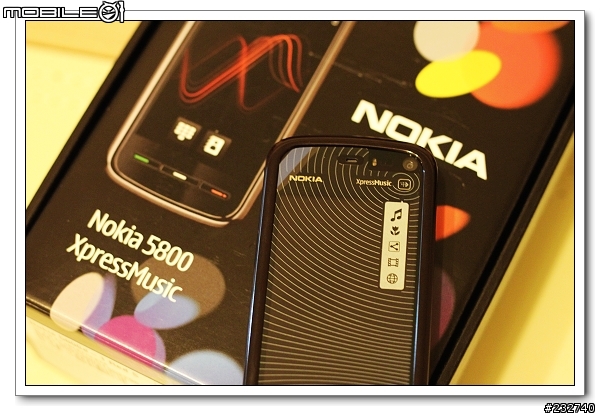 [純開箱] 智慧觸控超值首選～NOKIA 5800魅力紅 VS.換手機血淚史 （加映包膜實況）