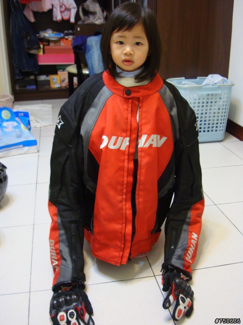 ~開箱~DAINESE SF TEX 四季防摔衣!!