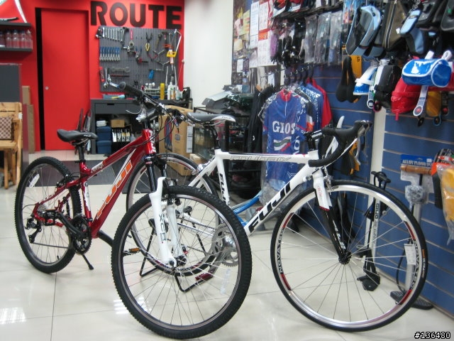 【雙開箱文】2010 FUJI Roubaix 2.0   &   2009 Nevada1.0