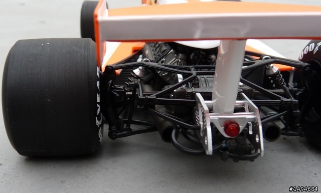 模型車收藏分享[028-Minichamps, 1/18, McLaren Ford M23, James Hunt, 1976]
