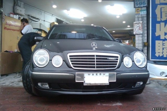 W210 Carlsson look 下包包覆卡夢貼紙 (看慣新車者請勿進入)