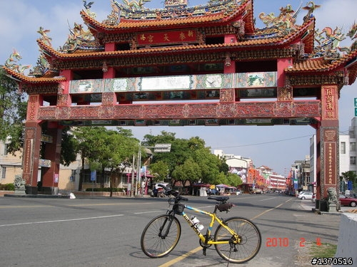 今天我又去《水仙宮》看修復古蹟的台藝大阿妹.....