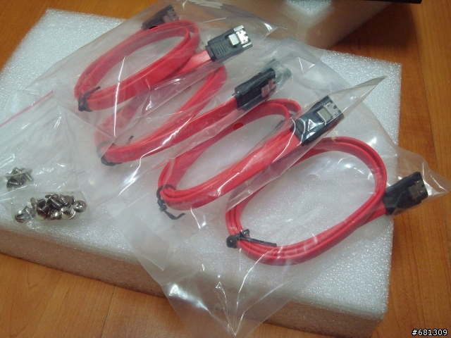 個人陣列伺服器分享~I7 920+ASUS P6X58D Permium+12GB DDR3 1600