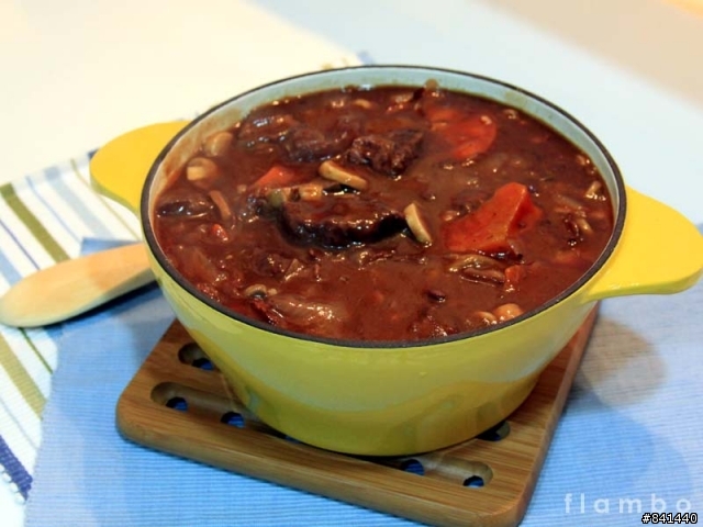 Julia Child的經典食譜 "紅酒燉牛肉" Boeuf Bourguignon