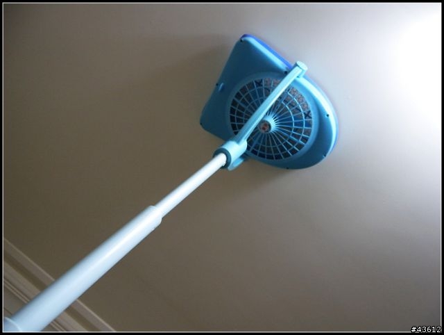 [分享] 就是要電死你! 聯統LT-101 可伸縮可翻轉電蚊拍