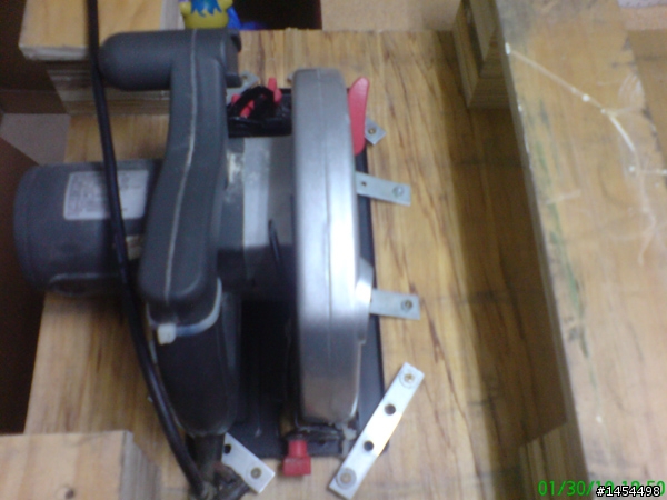 自行DIY改裝圓盤鋸成為小鋸臺