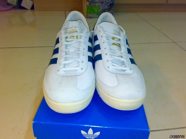 [分享]很不專業開箱adidas originals 鞋