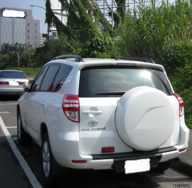 [開箱♡]正2010年式RAV4 2.4 E規之小白胖你回來了~♡(標配DENSO長效銥合金火星塞+後保桿有內鐵+DENSO油門踏板)