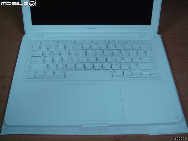 [開箱] MACBOOK 小白 第一顆蘋果