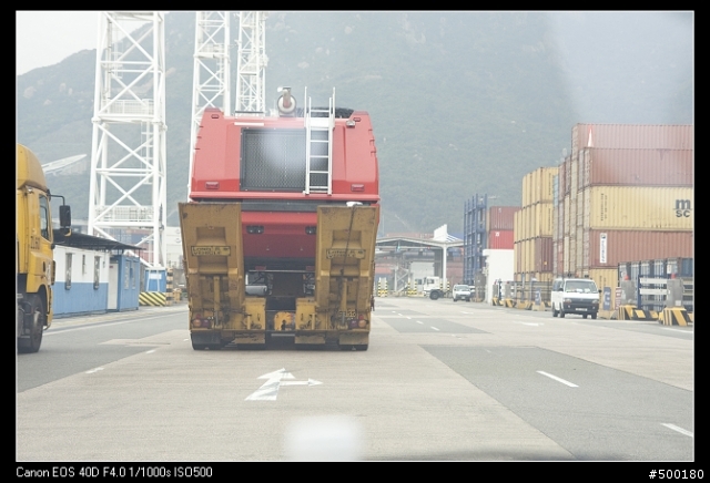 [偽開箱] 兒時的好奇‧機場消防截擊車  報告 - 圖檔已上載01