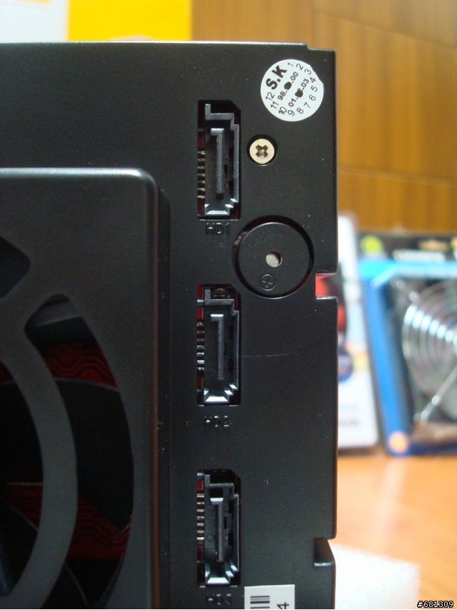 個人陣列伺服器分享~I7 920+ASUS P6X58D Permium+12GB DDR3 1600