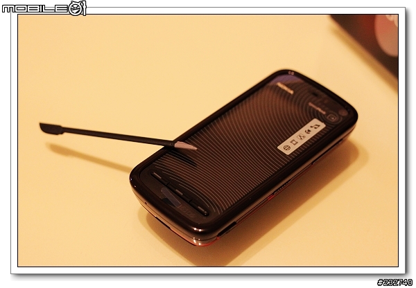 [純開箱] 智慧觸控超值首選～NOKIA 5800魅力紅 VS.換手機血淚史 （加映包膜實況）