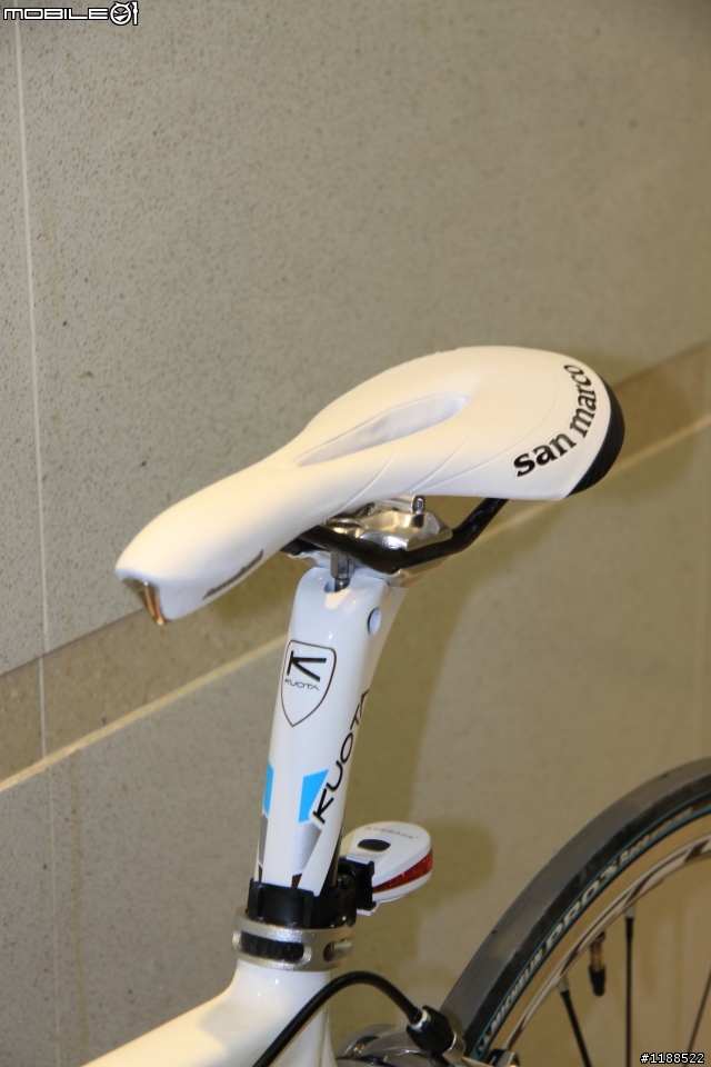 [開箱] 2010 KUOTA KOM ag2r 車隊版  ~~~  清新陽光 過年開箱