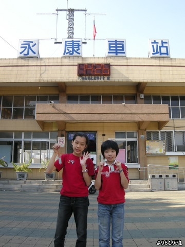 [分享]2010臺南古都馬拉松~小六女參加10.4公里 19歲組~第四名~YA