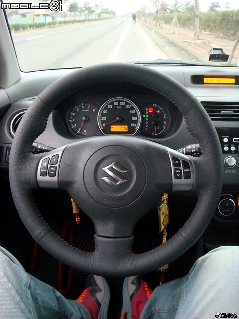 [分享]過年了!!!讓方向盤穿新衣服~02/05新增白天照