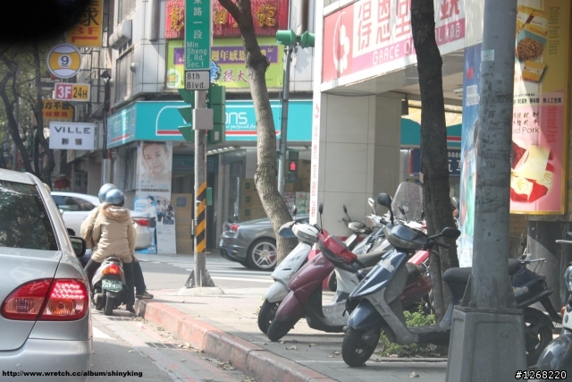 過年近期巧遇馬兒~