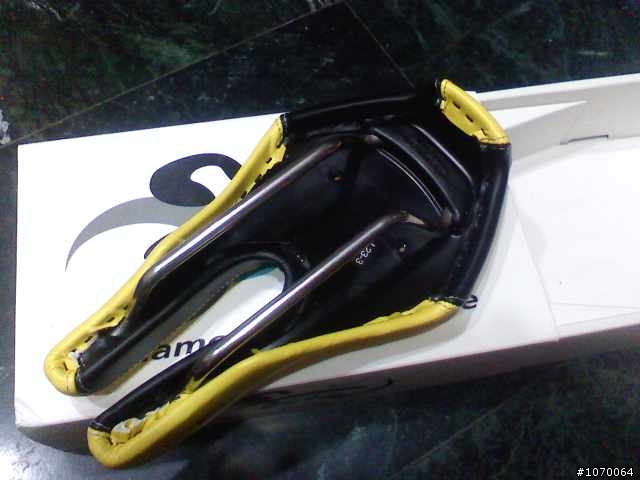 （開箱）ISM ADAMO RACING 人體工學 座墊