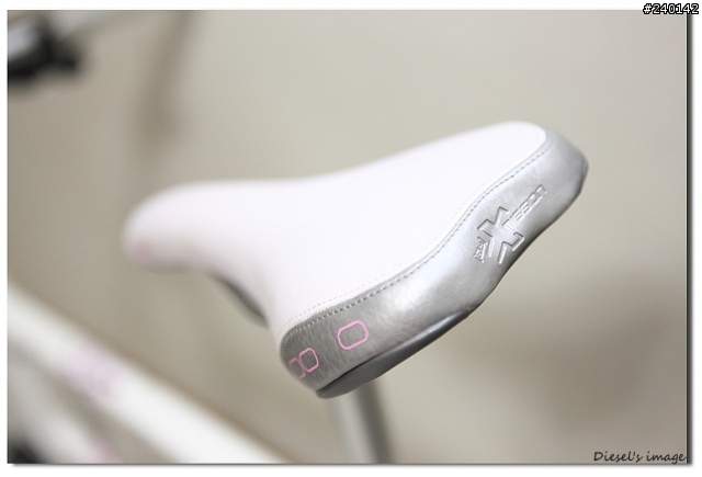 【半開箱】美利達 Mini Juliet 3.0 (一年後新增1.35外胎改裝)