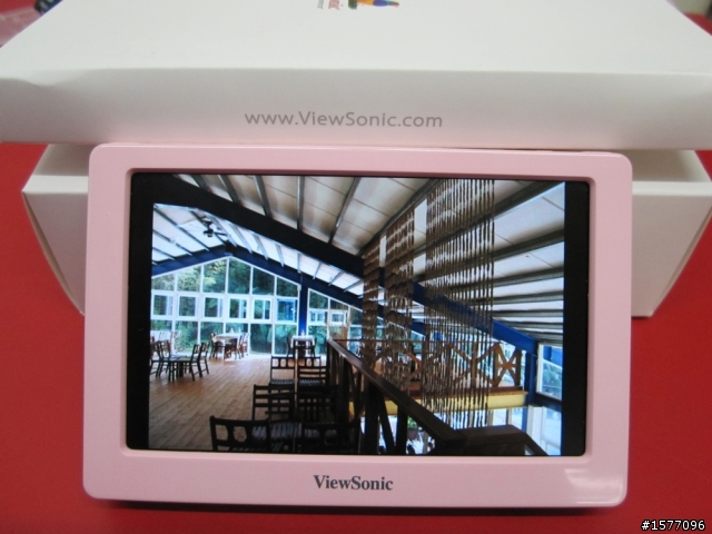 第一次開箱~優派 ViewSonic VPD400 8G MP5 粉粉粉紅~