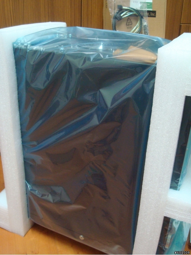 個人陣列伺服器分享~I7 920+ASUS P6X58D Permium+12GB DDR3 1600