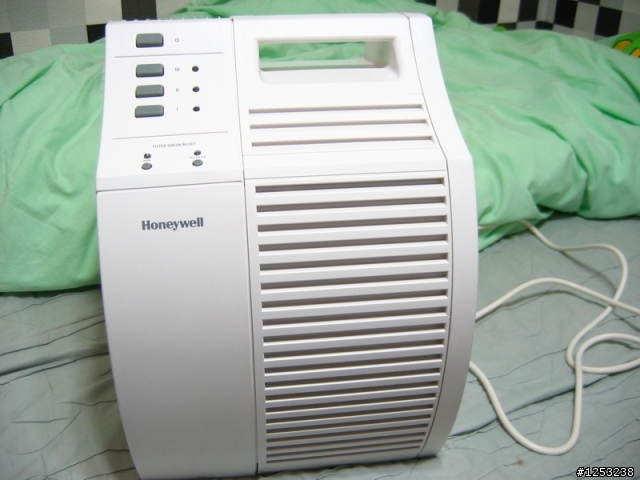 [開箱]我的 HONEYWELL 17000 空氣清靜機到手啦，美國製造粗枝大葉，卻具巧思功能強大。(圖多)(變電家測試)