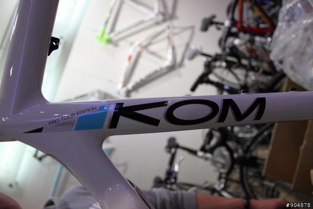 [開箱文]2010 AG2R KOM  車架開箱[成車圖補完]