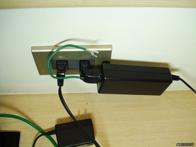 原來NB電源線也有這麼爛的，網購真是要小心