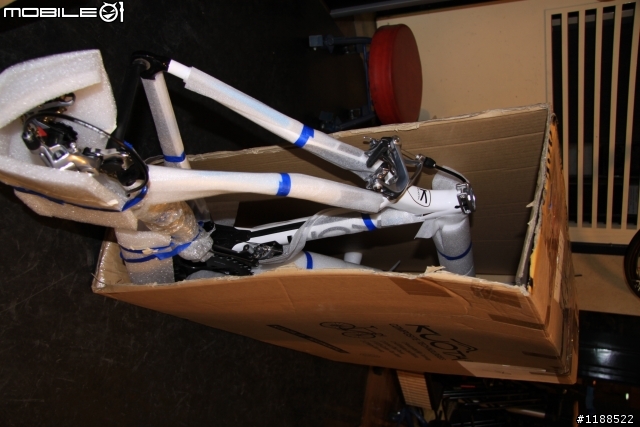 [開箱] 2010 KUOTA KOM ag2r 車隊版  ~~~  清新陽光 過年開箱