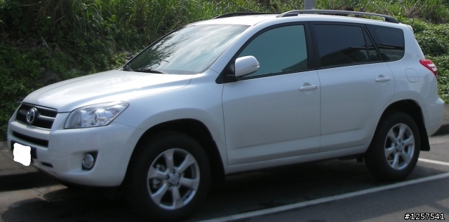 [開箱♡]正2010年式RAV4 2.4 E規之小白胖你回來了~♡(標配DENSO長效銥合金火星塞+後保桿有內鐵+DENSO油門踏板)