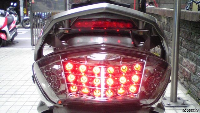 開箱日本改裝精品DAYTONA / DAGREX LED尾燈組 FOR 新勁戰