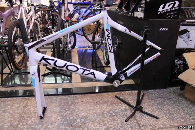 [開箱文]2010 AG2R KOM  車架開箱[成車圖補完]