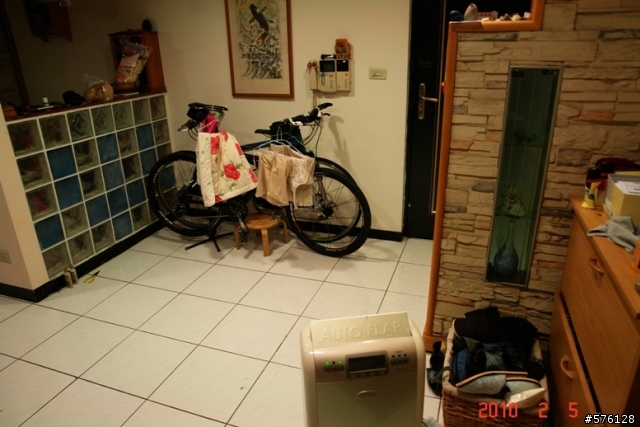 陰雨綿綿, 腳踏車關在家裡真可憐